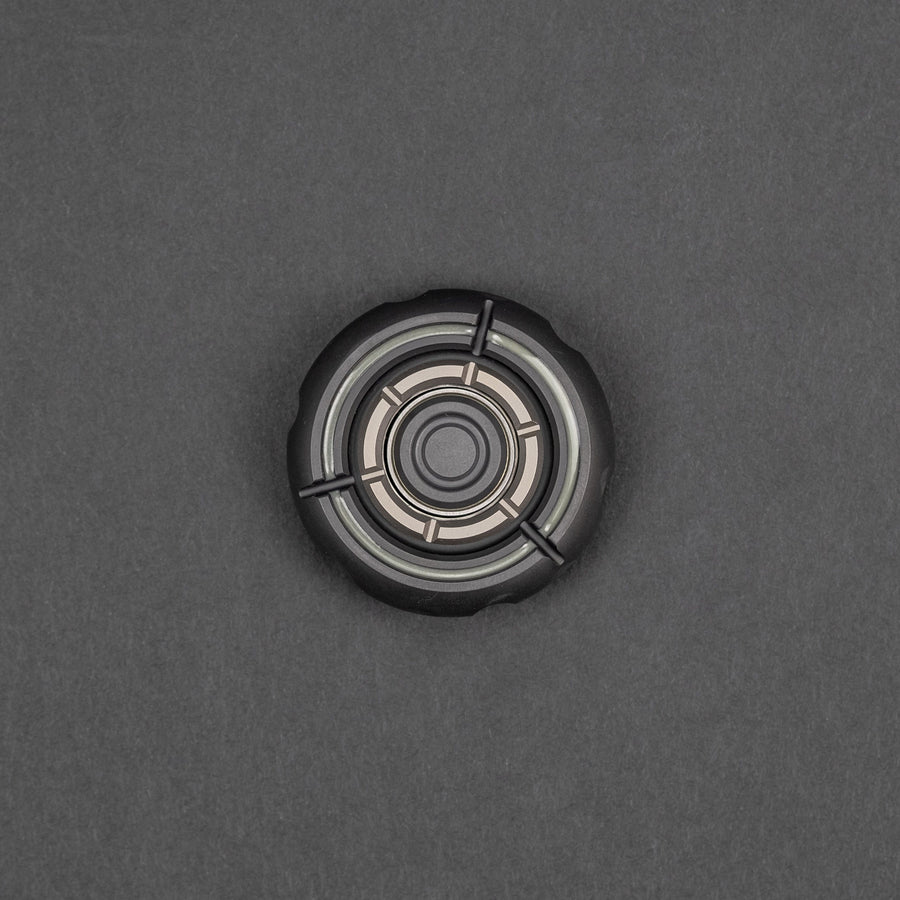 Pre-Owned: Mackie Shield Spinner - Zirconium & Cupronickel