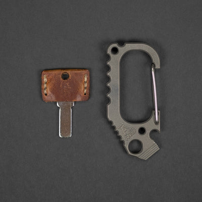 Keychains & Multi-Tools - Pre-Owned: Anso Knives Carabiner - Titanium