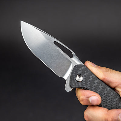 Knife - Koenig Arius - Carbon Fiber W/ Brightwashed Blade, Polished Flats & Blue Backspacer